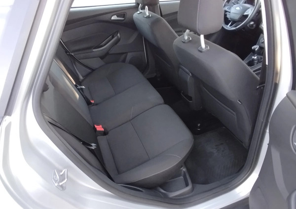 Ford Focus cena 40467 przebieg: 127000, rok produkcji 2018 z Niemcza małe 704